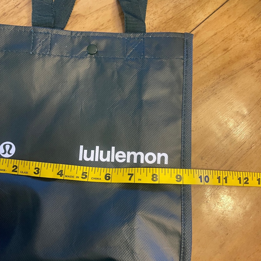 Lululemon Logo Shopping Tote Bag 9 x 12 Green and White - Picture 2 of 3